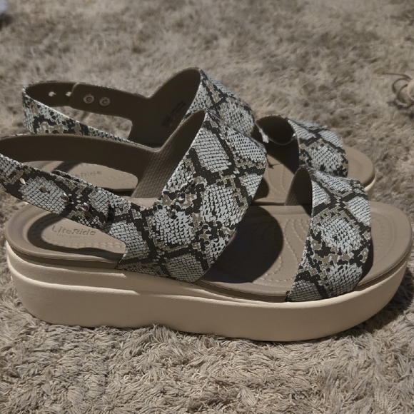 CROCS Brooklyn Low Wedge Sandals - Gray Snake Print - Picture 6 of 7